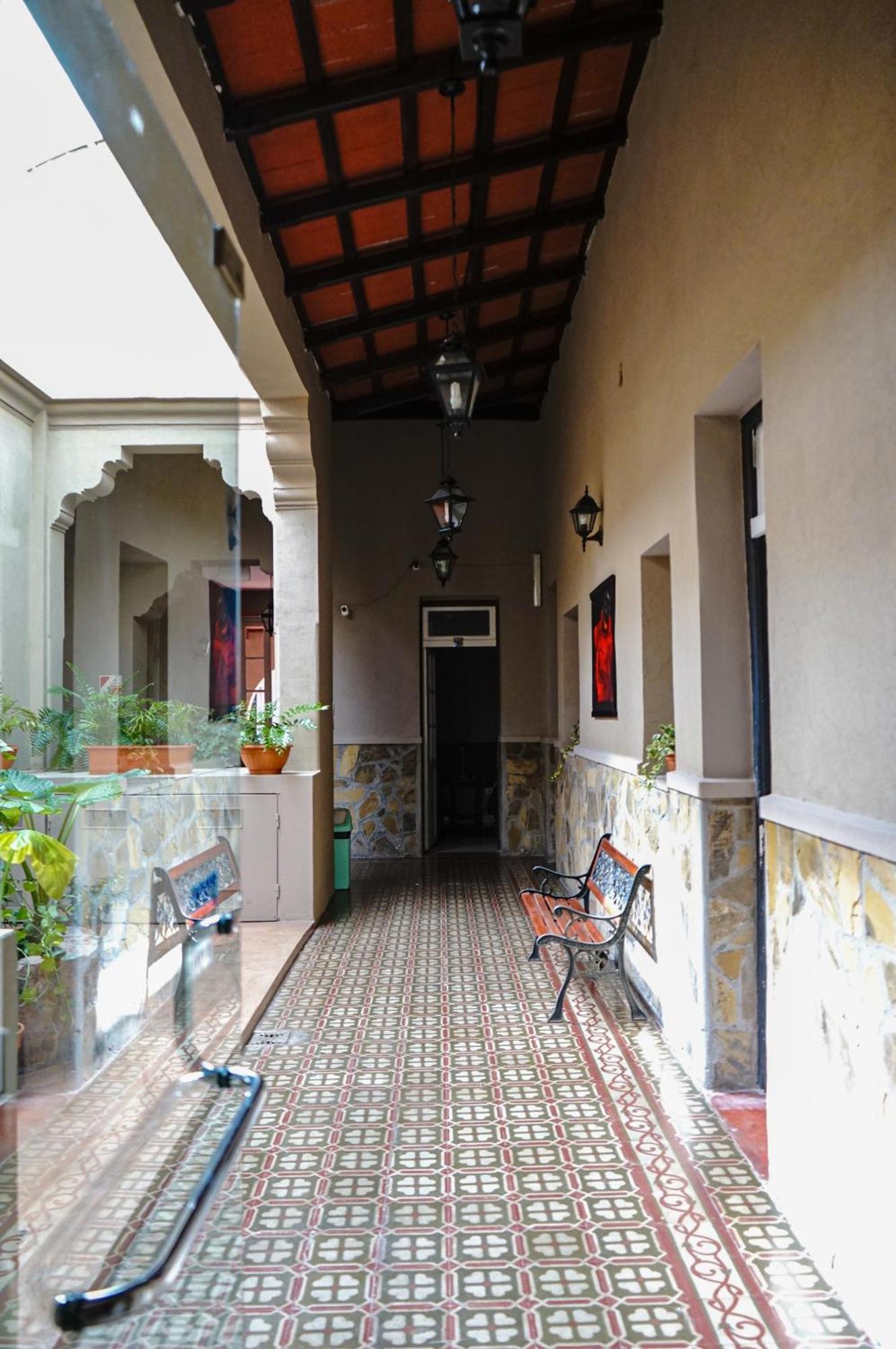 Hotel De La Linda